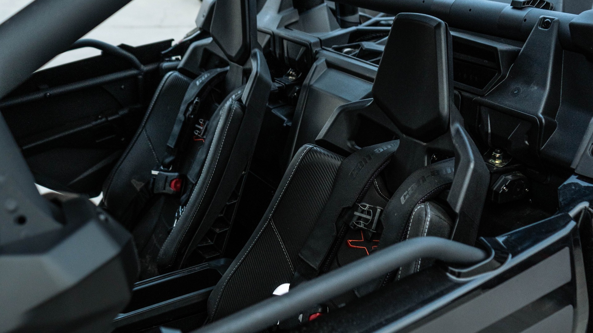 2025 CAN AM X3 MAX XRS TURBO RR - Image 9