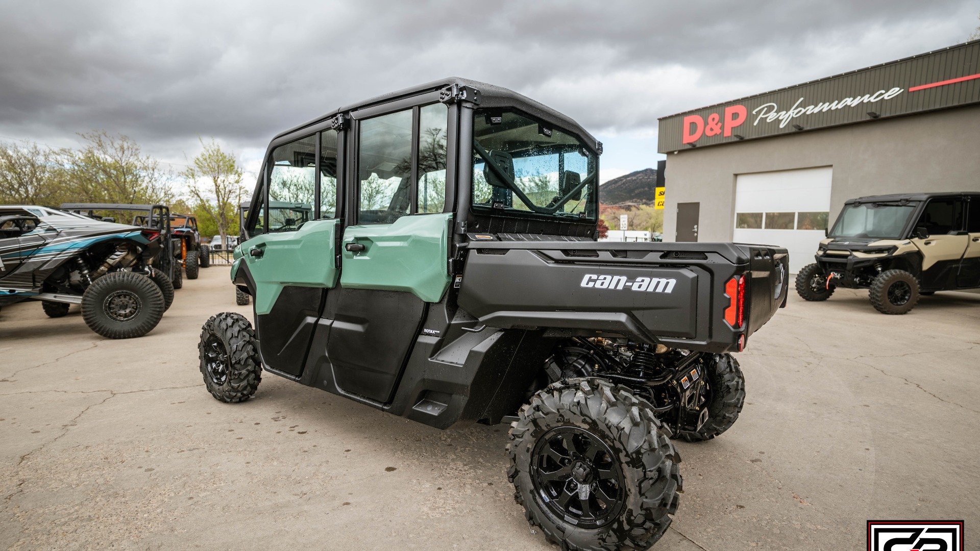2026 CAN AM SSV DEF MAX DPS CAB 65 HD10 GN - Image 3
