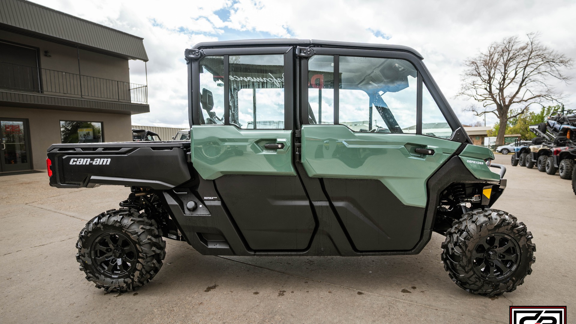 2026 CAN AM SSV DEF MAX DPS CAB 65 HD10 GN - Image 5
