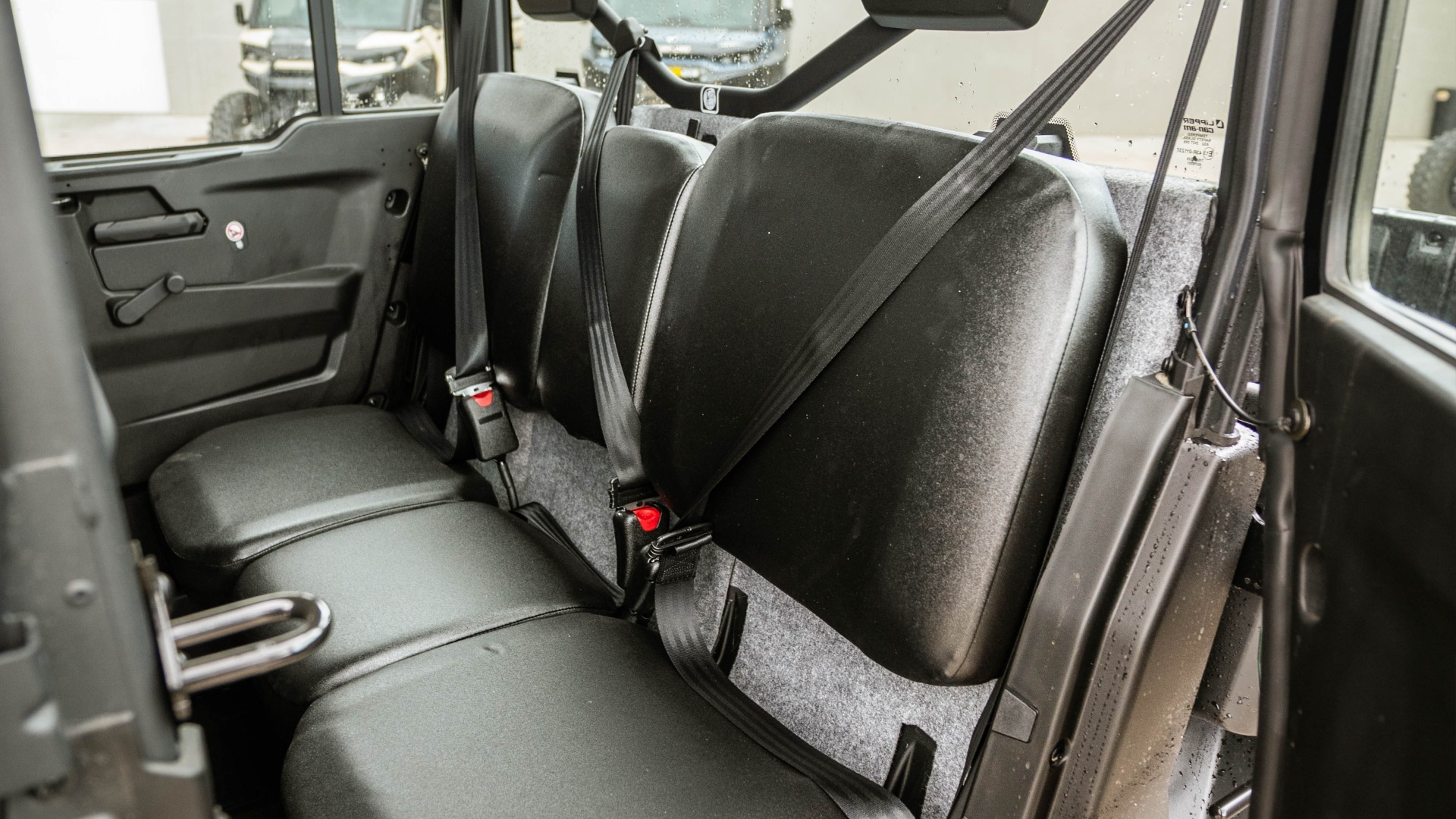 2026 CAN AM SSV DEF MAX DPS CAB 65 HD10 GN - Image 11