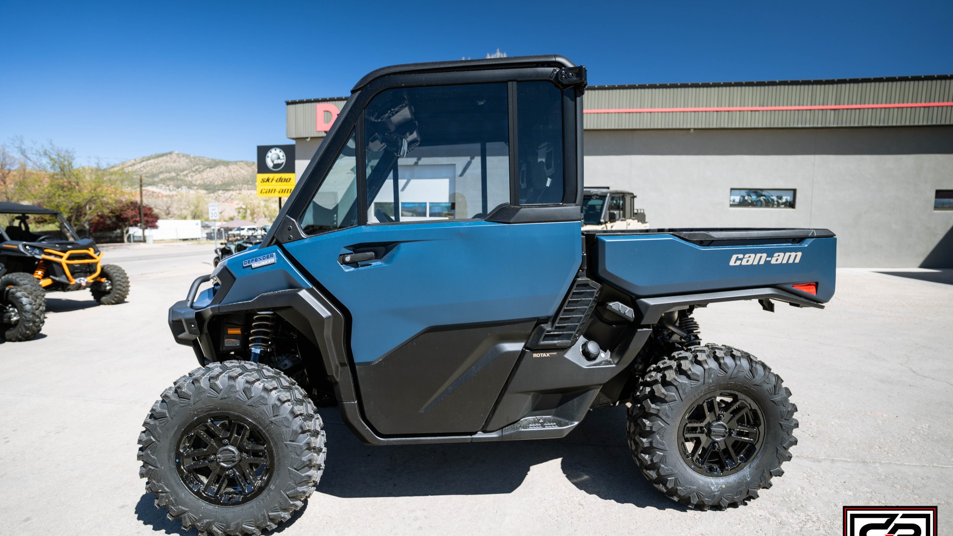 2026 CAN AM SSV DEF LTD 65 HD11 BE - Image 2