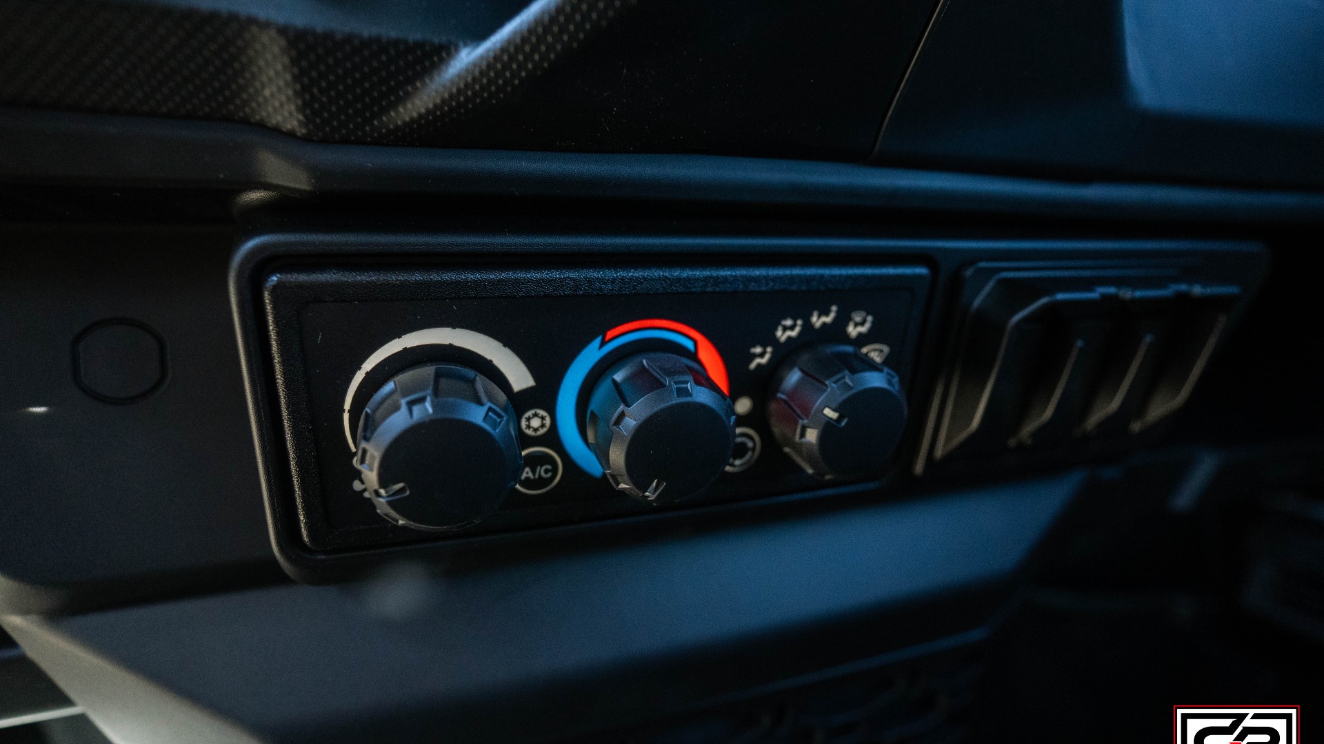 2026 CAN AM SSV DEF LTD 65 HD11 BE - Image 15