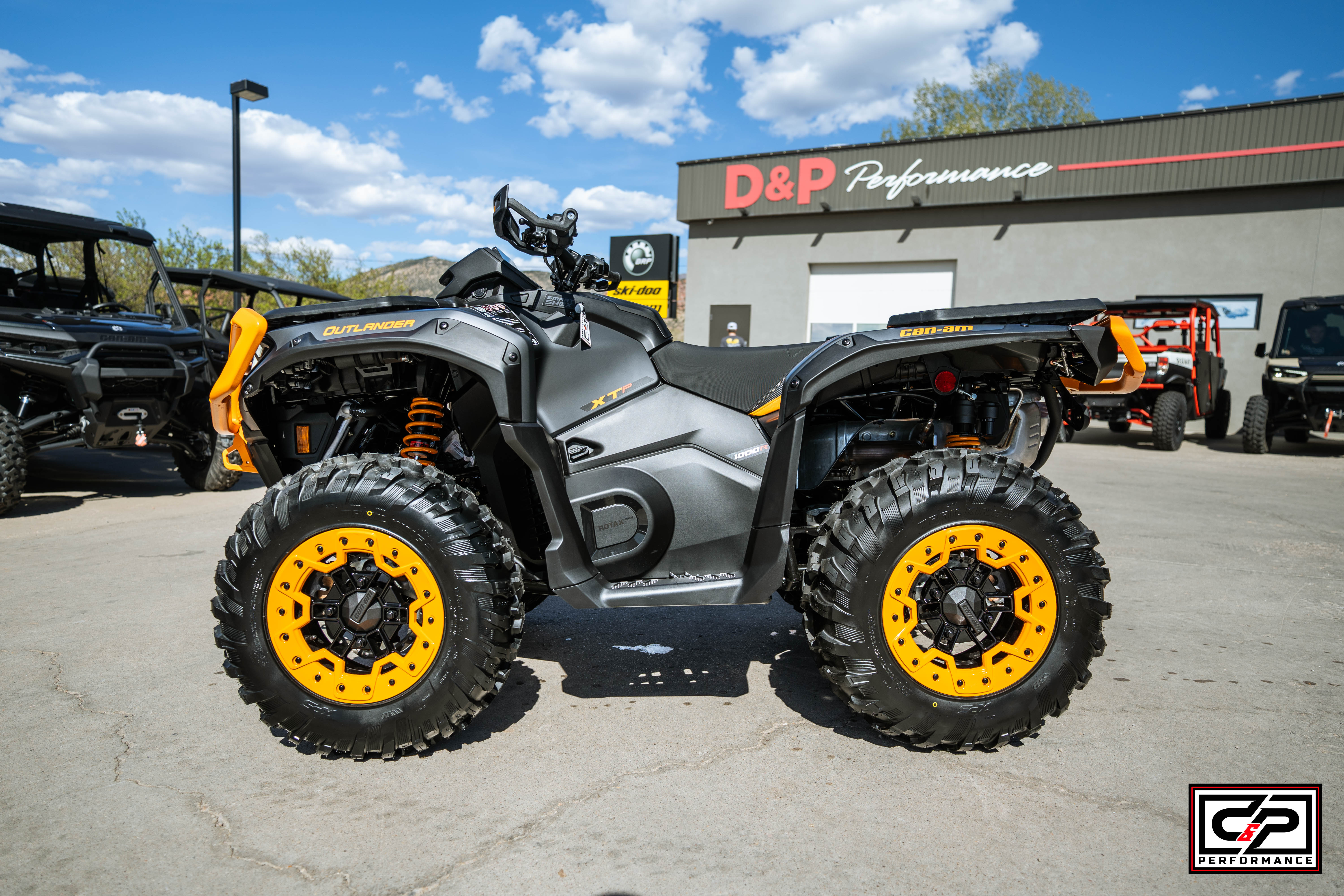 2026 CAN AM ATV OUTL XTP 1000R GY SAS 26 - Image 2