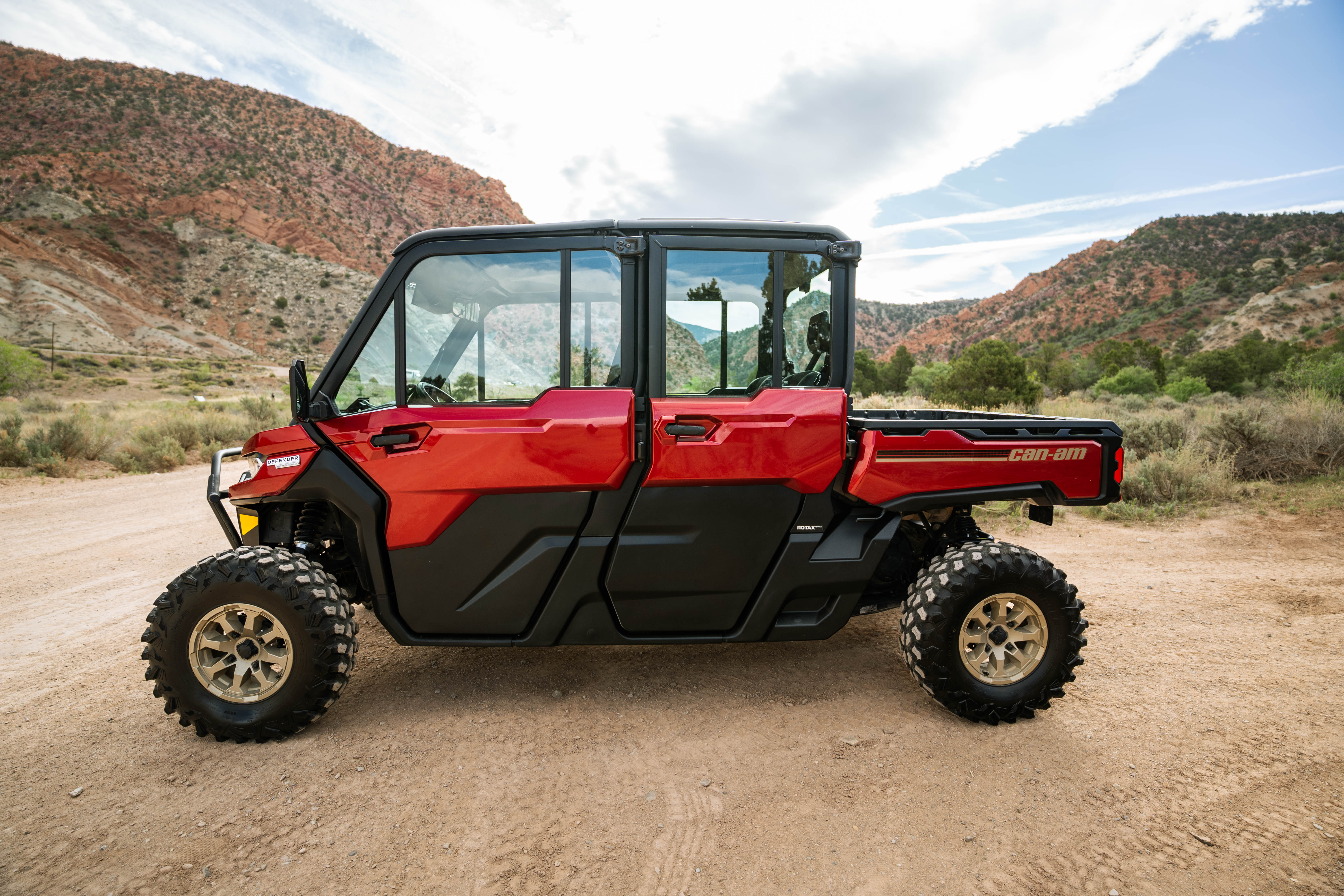 2024 Can-Am Defender MAX Limited HD10 - Image 2