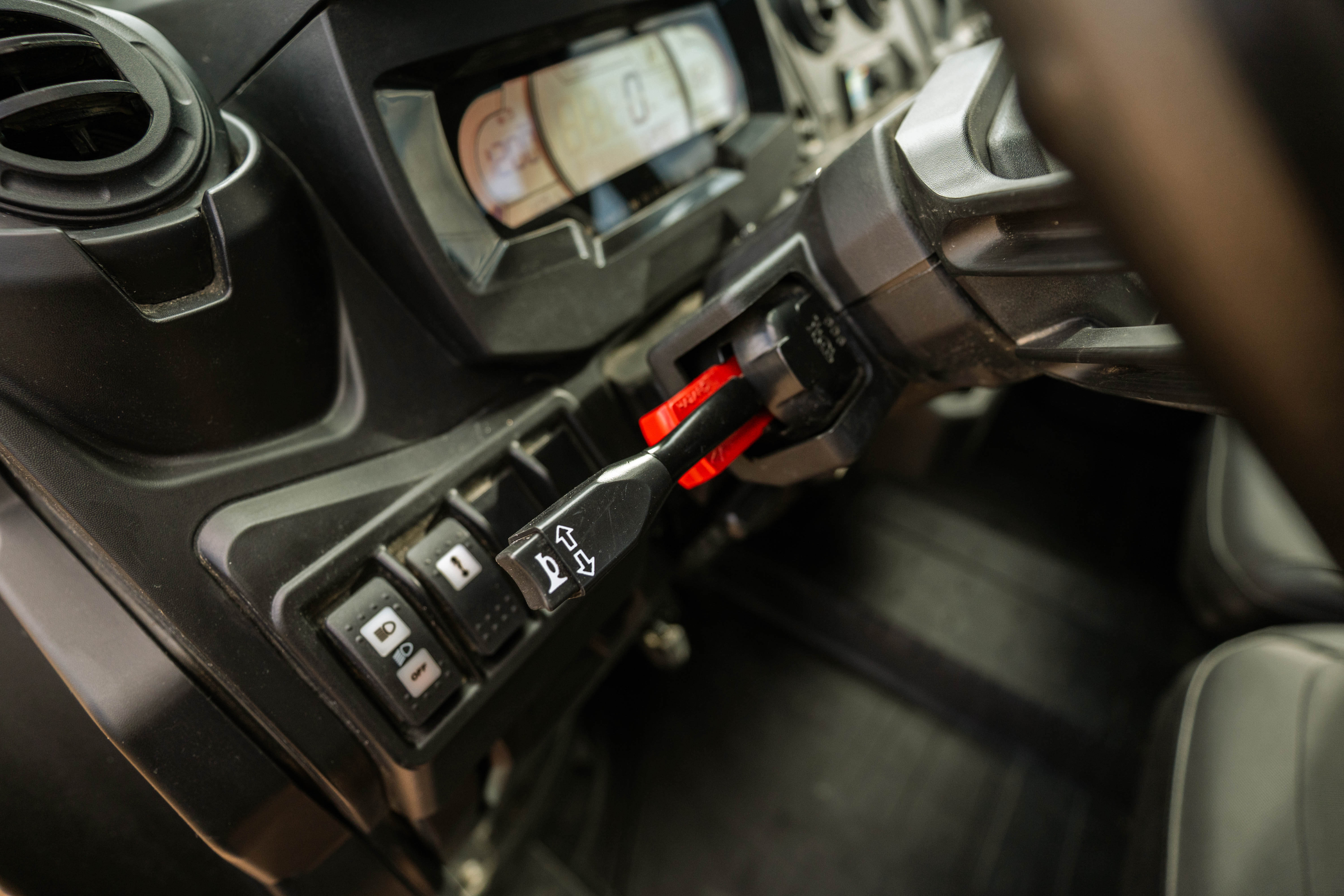 2024 Can-Am Defender MAX Limited HD10 - Image 11